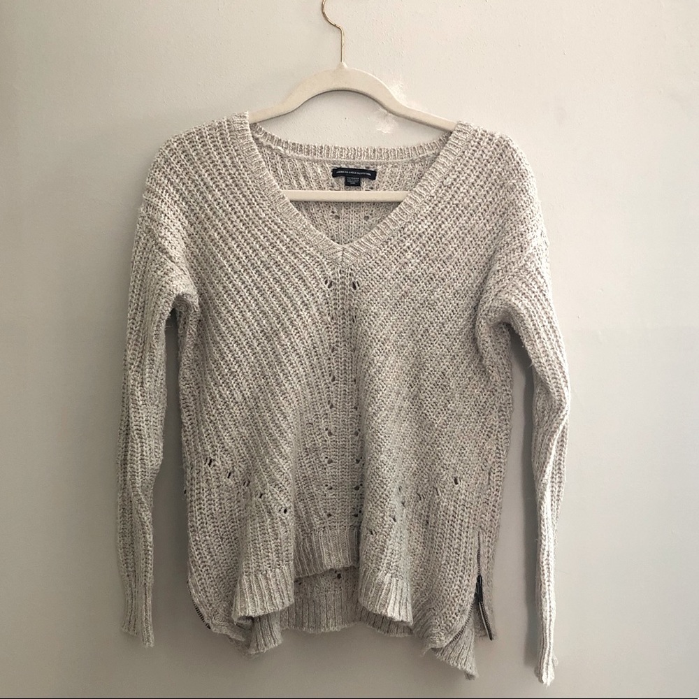 American Eagle Gray V Neck Sweater SZ XS
